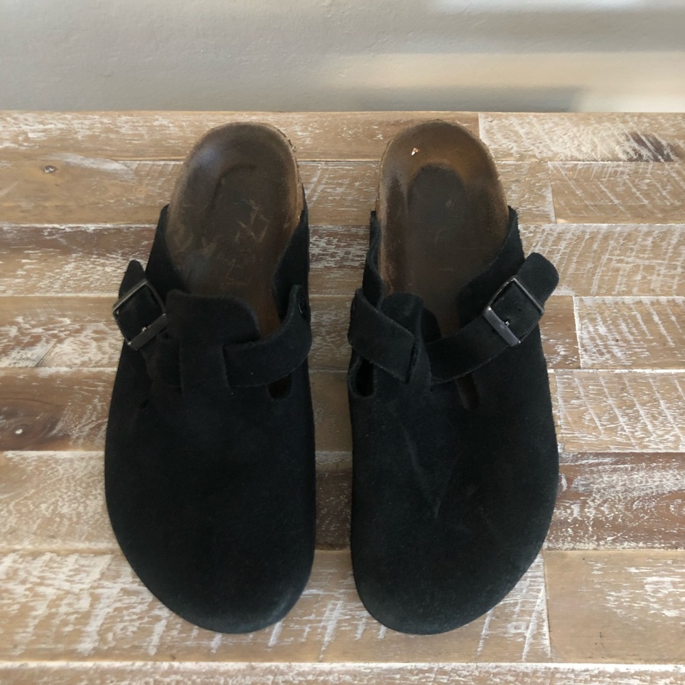 Black Birkenstocks